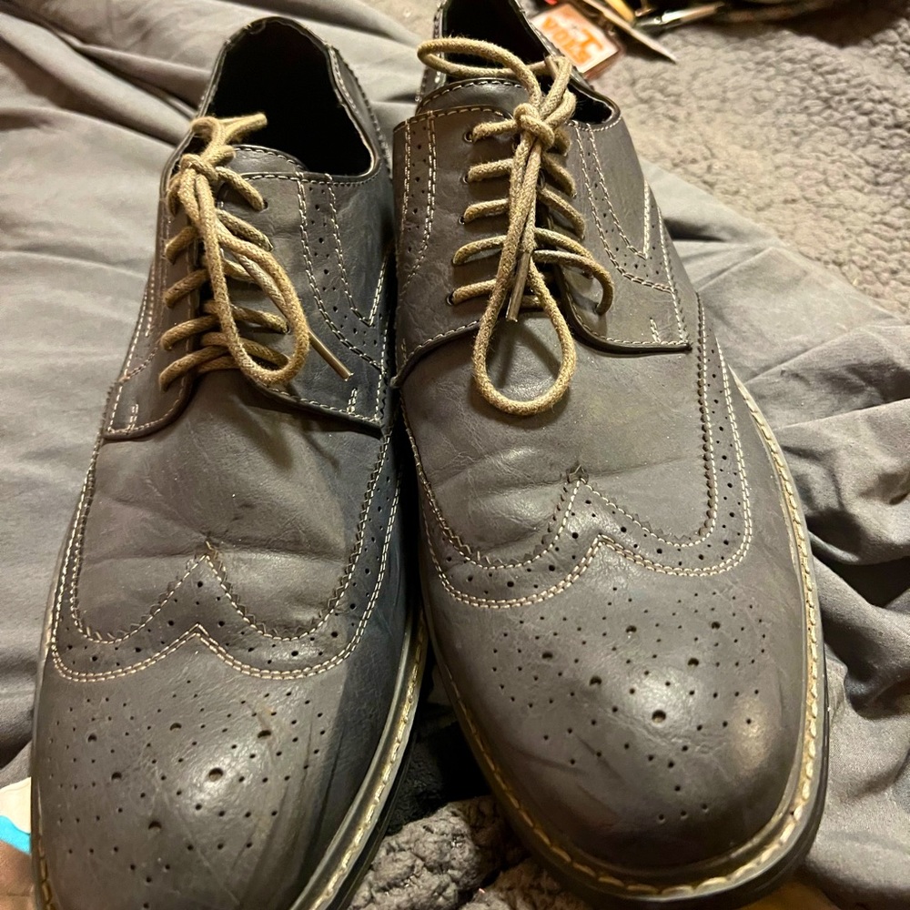 Perry Ellis dress shoes